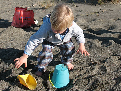 Camping with kids - Dirt and Sand Toys