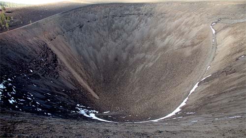 Cinder Cone in Lassen Volcanic National Park (via quinnums on Flickr)