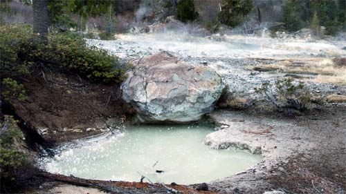 Devil's Kitchen in Lassen Volcanic National Park (via Ilja Klutman on Flickr)